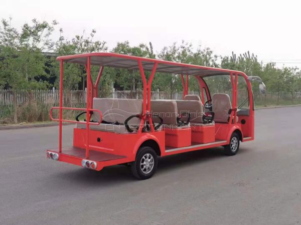 Красный экскурсионный автомобиль