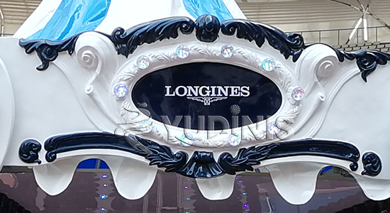Логотип Longines на карусели